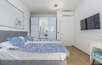 Semi-Detached Villa for 8 Guests in Pula