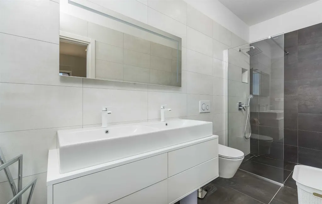Semi-Detached Villa for 8 Guests in Pula