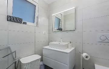 Semi-Detached Villa for 8 Guests in Pula