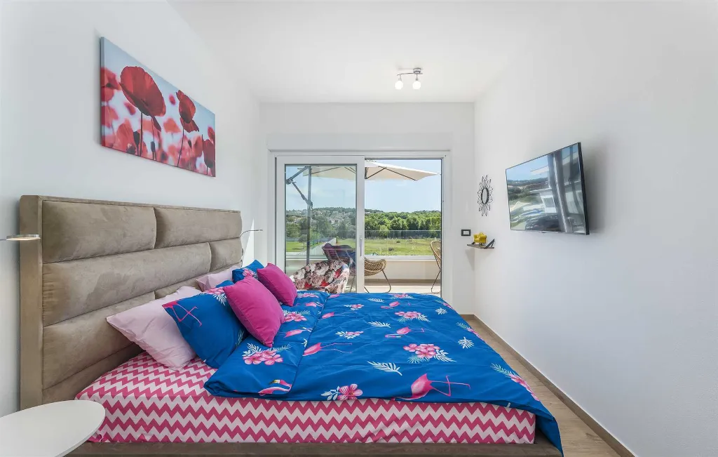 Semi-Detached Villa for 8 Guests in Pula