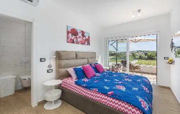 Semi-Detached Villa for 8 Guests in Pula