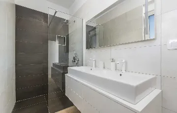 Semi-Detached Villa for 8 Guests in Pula