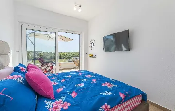 Semi-Detached Villa for 8 Guests in Pula