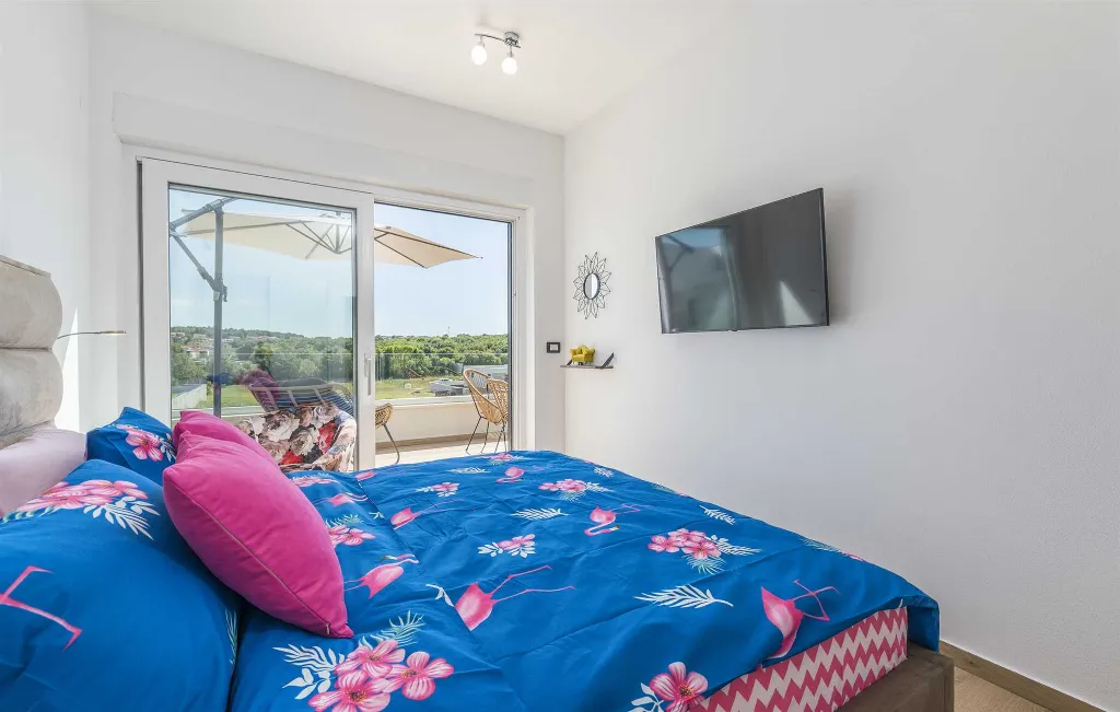 Semi-Detached Villa for 8 Guests in Pula