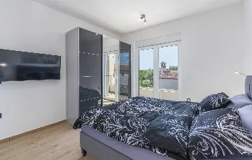 Semi-Detached Villa for 8 Guests in Pula