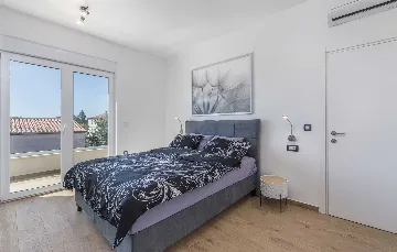 Semi-Detached Villa for 8 Guests in Pula