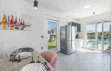 Semi-Detached Villa for 8 Guests in Pula