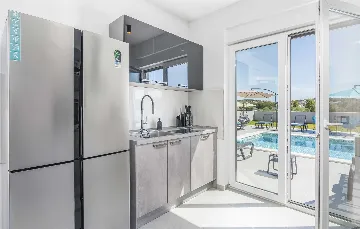 Semi-Detached Villa for 8 Guests in Pula