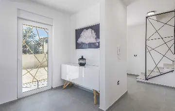 Semi-Detached Villa for 8 Guests in Pula