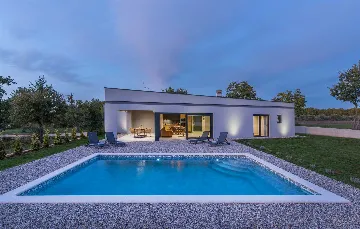 Modern Villa with Private Pool in Peroj