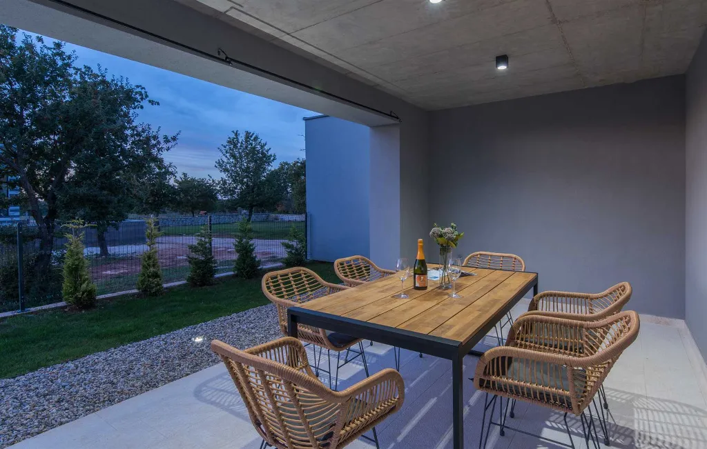 Modern Villa with Private Pool in Peroj
