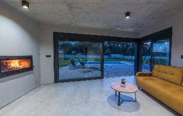 Modern Villa with Private Pool in Peroj