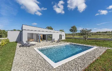 Modern Villa with Private Pool in Peroj