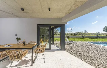 Modern Villa with Private Pool in Peroj