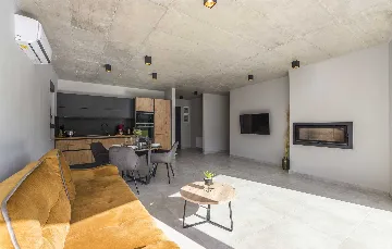 Modern Villa with Private Pool in Peroj