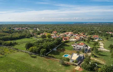 Modern Villa with Private Pool in Peroj