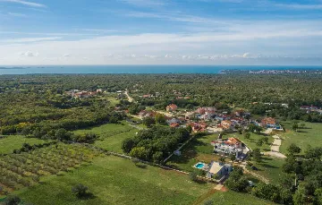 Modern Villa with Private Pool in Peroj