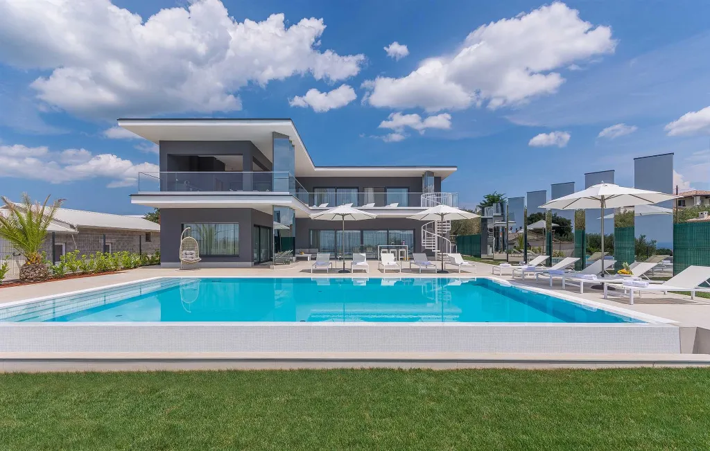 Kaštelir Villa for Up to 10 Guests