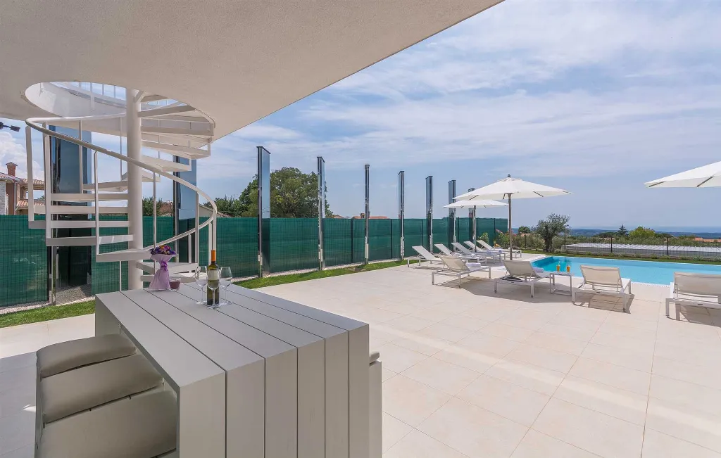Kaštelir Villa for Up to 10 Guests