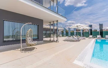 Kaštelir Villa for Up to 10 Guests