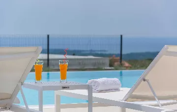 Kaštelir Villa for Up to 10 Guests