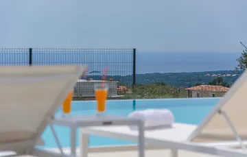 Kaštelir Villa for Up to 10 Guests