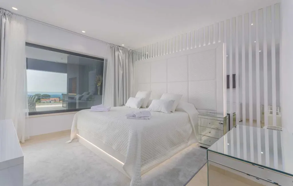 Kaštelir Villa for Up to 10 Guests
