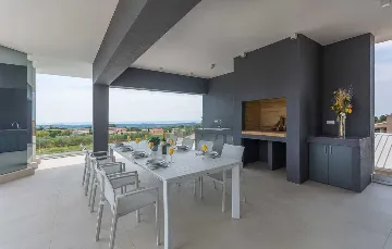 Kaštelir Villa for Up to 10 Guests