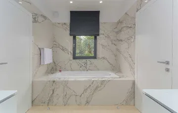 Kaštelir Villa for Up to 10 Guests