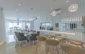 Kaštelir Villa for Up to 10 Guests