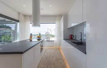 Kaštelir Villa for Up to 10 Guests