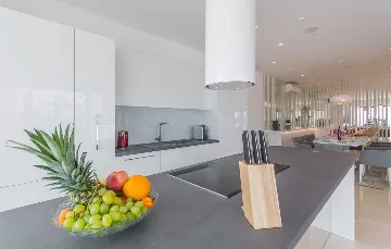 Kaštelir Villa for Up to 10 Guests