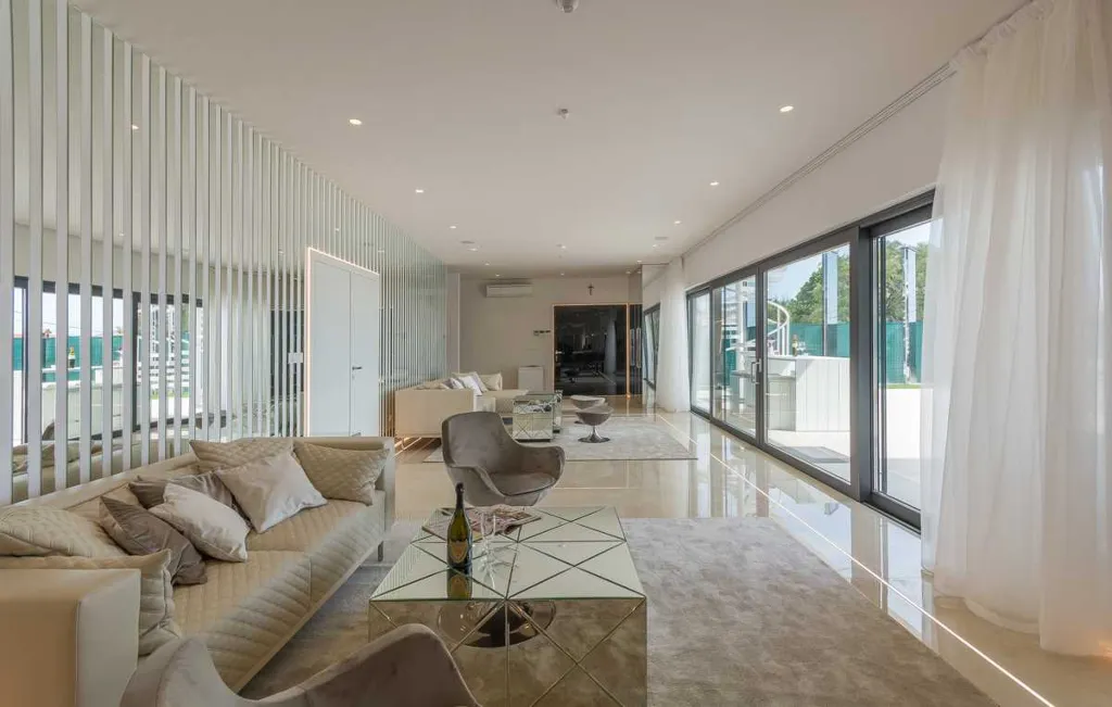 Kaštelir Villa for Up to 10 Guests