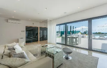 Kaštelir Villa for Up to 10 Guests