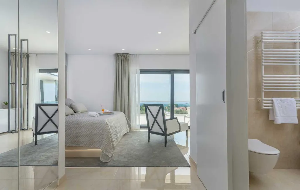 Kaštelir Villa for Up to 10 Guests