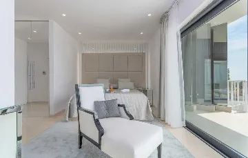 Kaštelir Villa for Up to 10 Guests