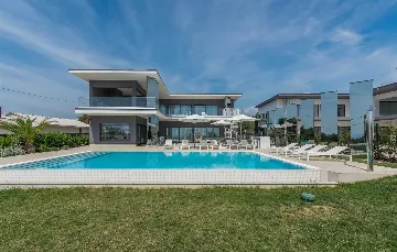 Kaštelir Villa for Up to 10 Guests