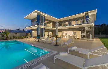 Kaštelir Villa for Up to 10 Guests