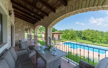 Baderna Villa with Private Pool for Up to 8