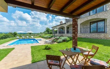 Baderna Villa with Private Pool for Up to 8