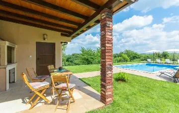 Baderna Villa with Private Pool for Up to 8