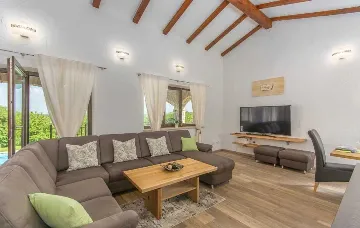 Baderna Villa with Private Pool for Up to 8