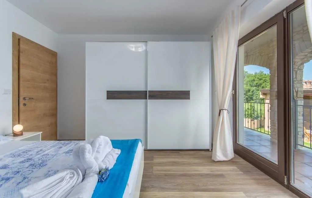 Baderna Villa with Private Pool for Up to 8