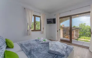 Baderna Villa with Private Pool for Up to 8