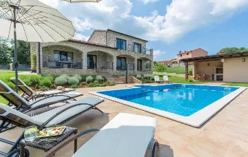 Baderna Villa with Private Pool for Up to 8