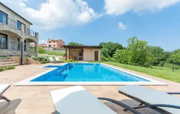 Baderna Villa with Private Pool for Up to 8