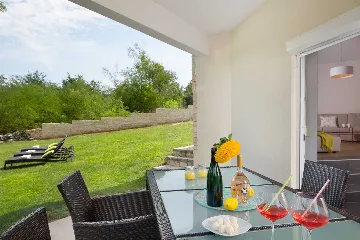 Villa with Private Pool and Sauna in Boljevići