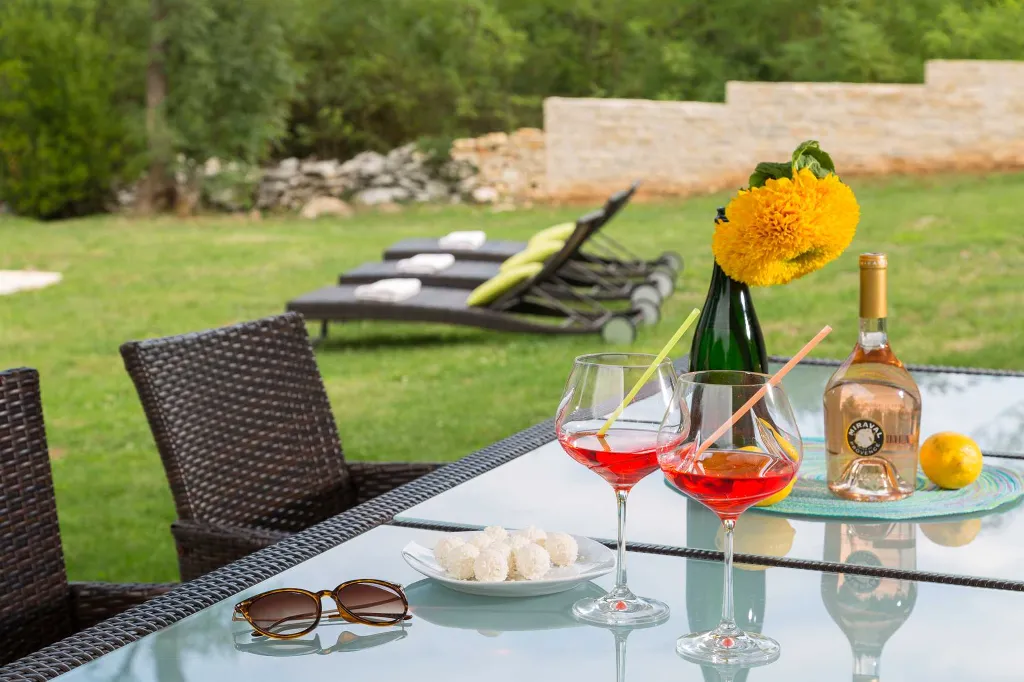 Villa with Private Pool and Sauna in Boljevići