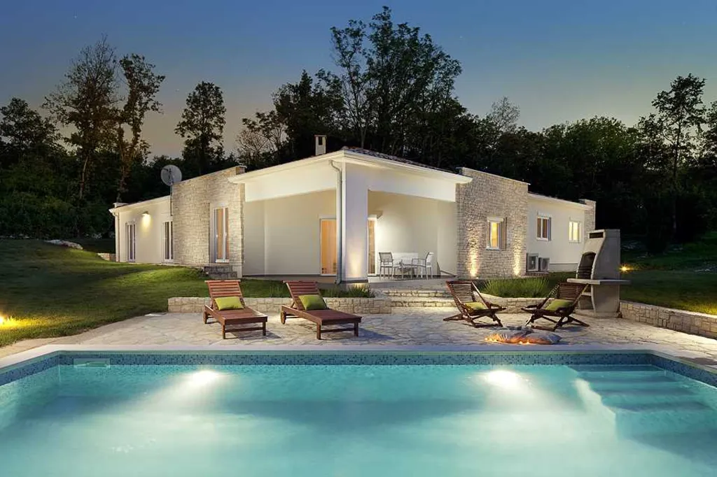 Villa with Private Pool and Sauna in Boljevići
