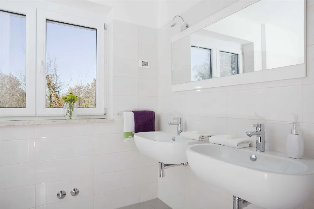 Villa with Private Pool and Sauna in Boljevići